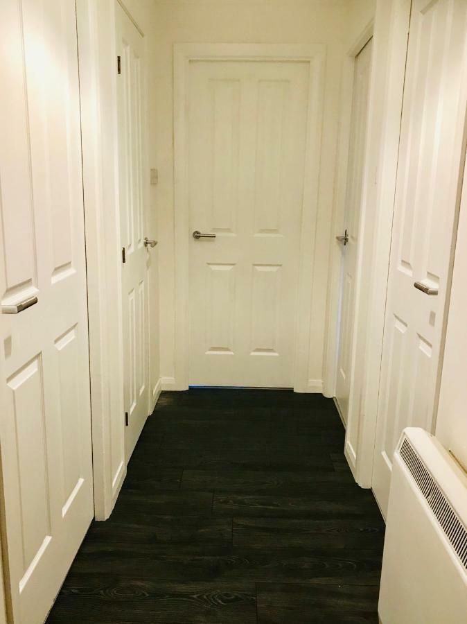 Central Spacious 2 Bedroom By Union Square Free Parking アバディーン エクステリア 写真