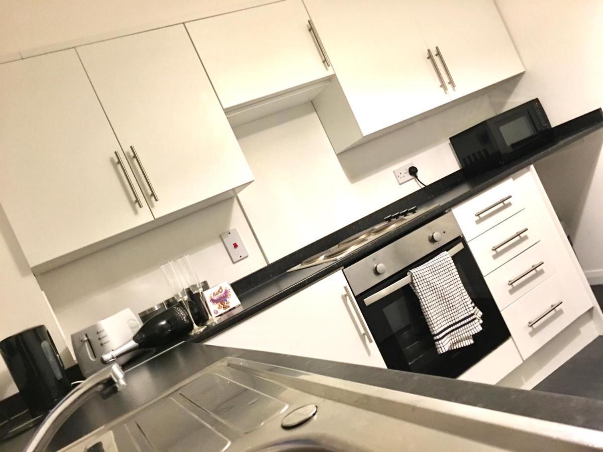 Central Spacious 2 Bedroom By Union Square Free Parking アバディーン エクステリア 写真