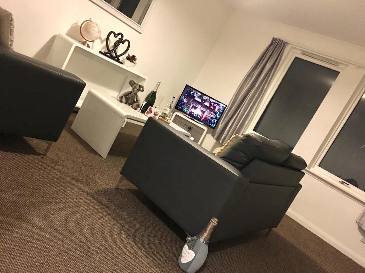Central Spacious 2 Bedroom By Union Square Free Parking アバディーン エクステリア 写真